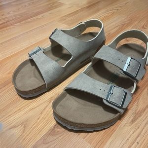 Milano in Vintage Stone Coin
BIRKENSTOCK
